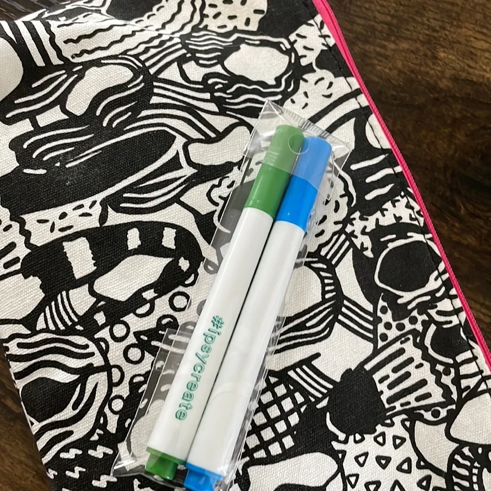 Ipsy Cosmetic Case * 7.5”‎ X 5” bag * Color Your Own Style